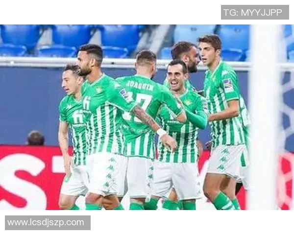 欧协联精彩对决佛罗伦萨与贝蒂斯的意西强队攻防较量