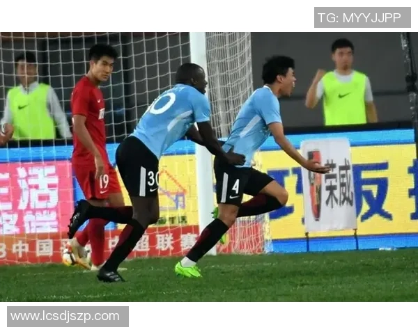 申花主力国脚后卫确认离队将前往J联赛追梦回应引发球迷热议